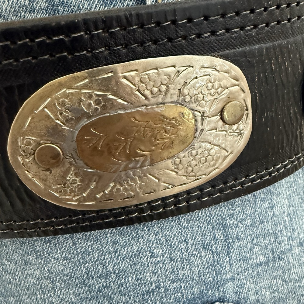 Vintage Brown Leather Concho Belt Silver Tone Embossed Western Boho 41 Inch - Picture 6 of 8